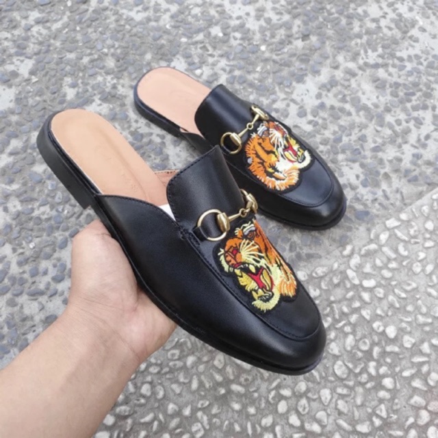 Giày Sục Nam Thêu Mặt Hổ Trẻ Trung | BigBuy360 - bigbuy360.vn