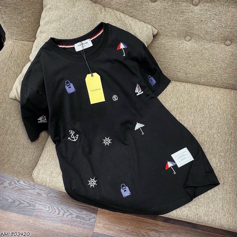 Áo thun nam cổ tròn, thêu hoạ tiết