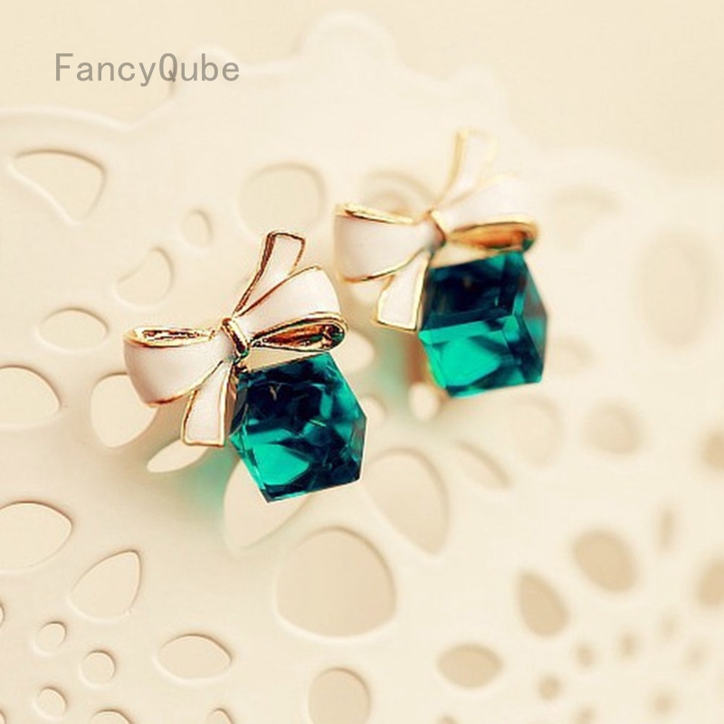 Khuyên Tai Nữ Trang Đính Pha Lê Tạo Hình Độc Đáo