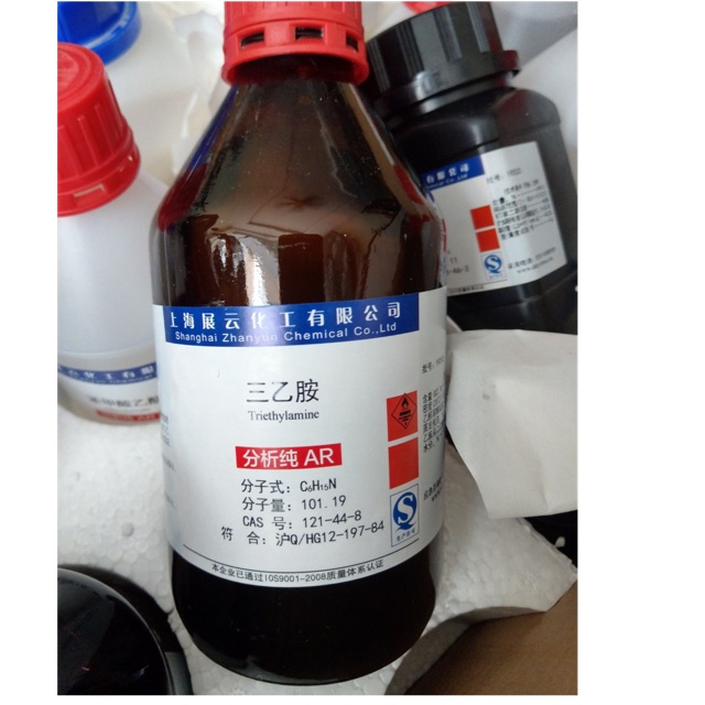 Hóa chất Triethylamine CAS 121-44-8 C6H15N chai 500ml