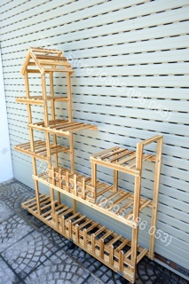 Kệ gỗ kê chậu cây