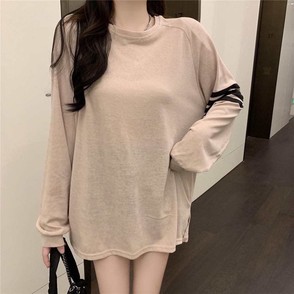Áo thun tay dài dáng rộng cho nữ