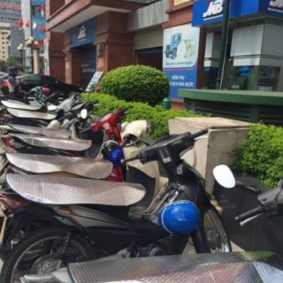 Bạc che yên xe máy