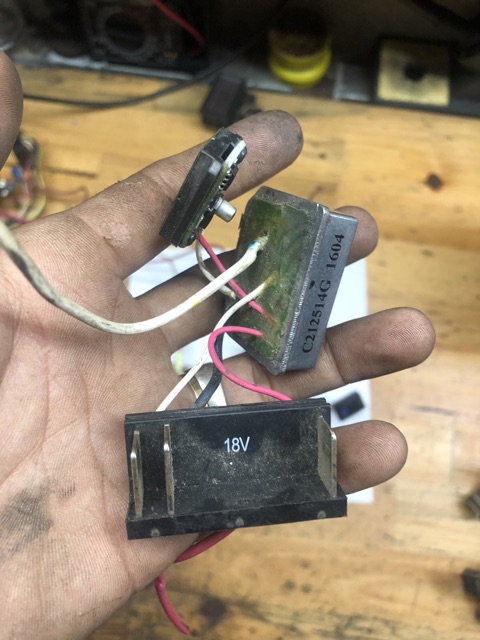 Mạch Chân Máy Mài Hitachi