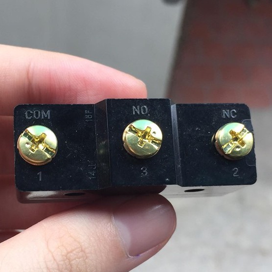 Rơ le tự ngắt cho máy TD190
