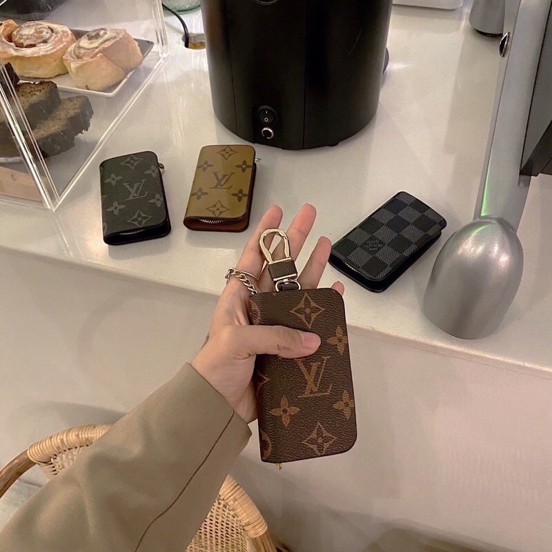 Móc khoá lv hàng đẹp cho cả nam và nữ