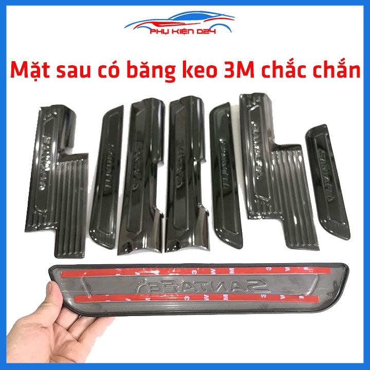 Bộ ốp bậc cửa trong ngoài nẹp bước chân Santafe 2018-2019-2020-2021-2022-2023 vân Titan chống trầy trang trí xe