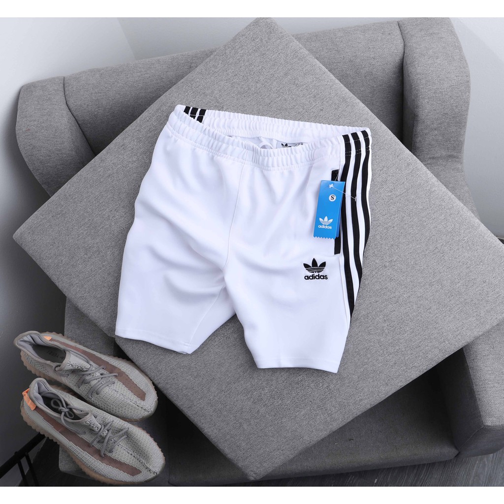 Quần short das nam 3 sọc đơn giản cổ điển, khóa zip chống nước. 2 màu trắng và đen
