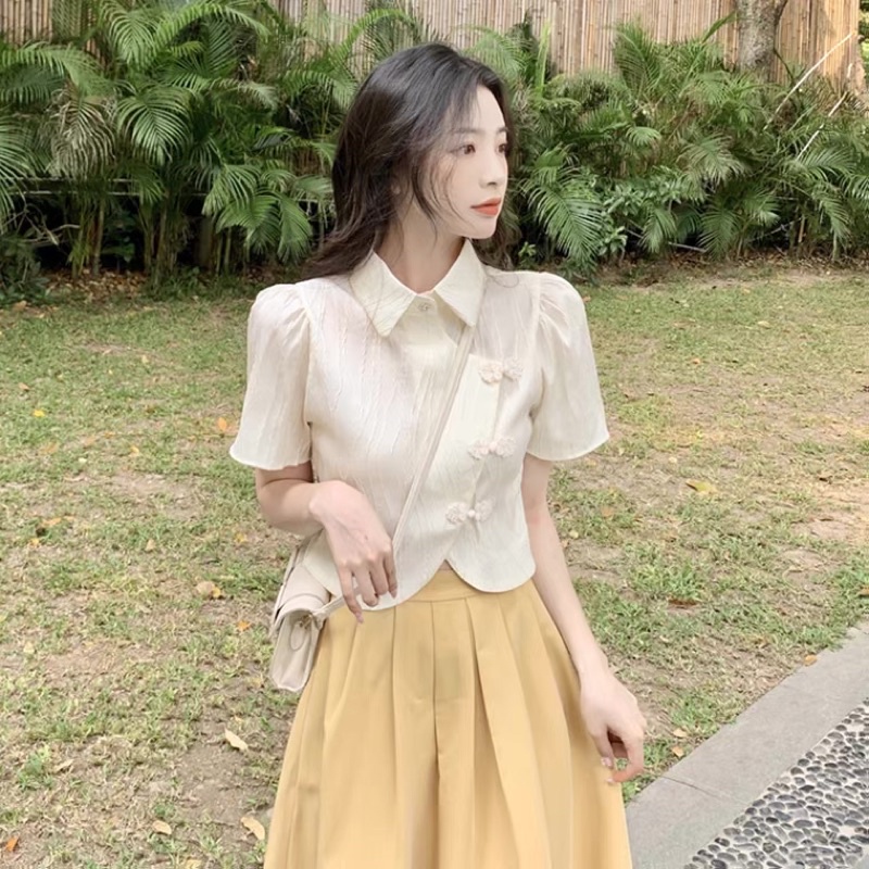 Set áo sơ mi dáng ngắn kết hợp chân váy dài xếp ly bản to