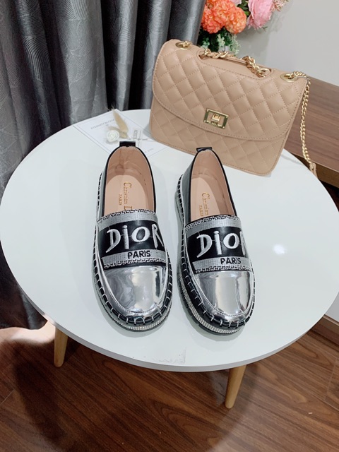 Slipon dr chữ lêch siêu yêu | BigBuy360 - bigbuy360.vn