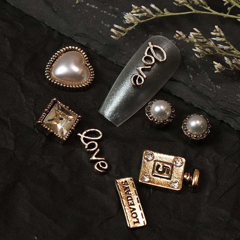 Phụ Kiện Trang Trí Móng Tay Nghệ Thuật Bằng Hợp Kim Đồng Hình Trái Tim Màu Sắc 3D