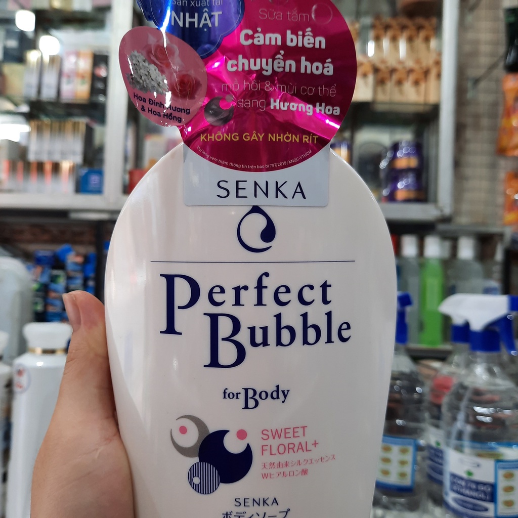 Sữa tắm dưỡng ẩm hương hồng - đinh hương Senka Perfect Bubble Sweet Floral 500ml