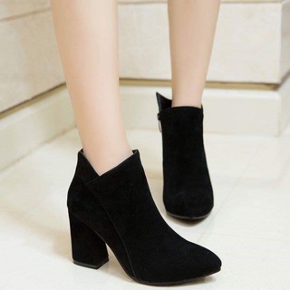 Boots đen da lộn gót cao kéo khoá thời thượng