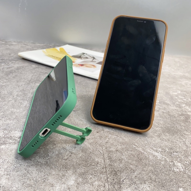 Ốp Iphone dẻo màu gấu Bearbrick kèm giá đỡ 6/6s/Plus/7/8/SE/Plus/X/Xs/Xr/Xs Max/11/Pro/Pro Max/12/Pro/Pro Max/13/Pro/Max