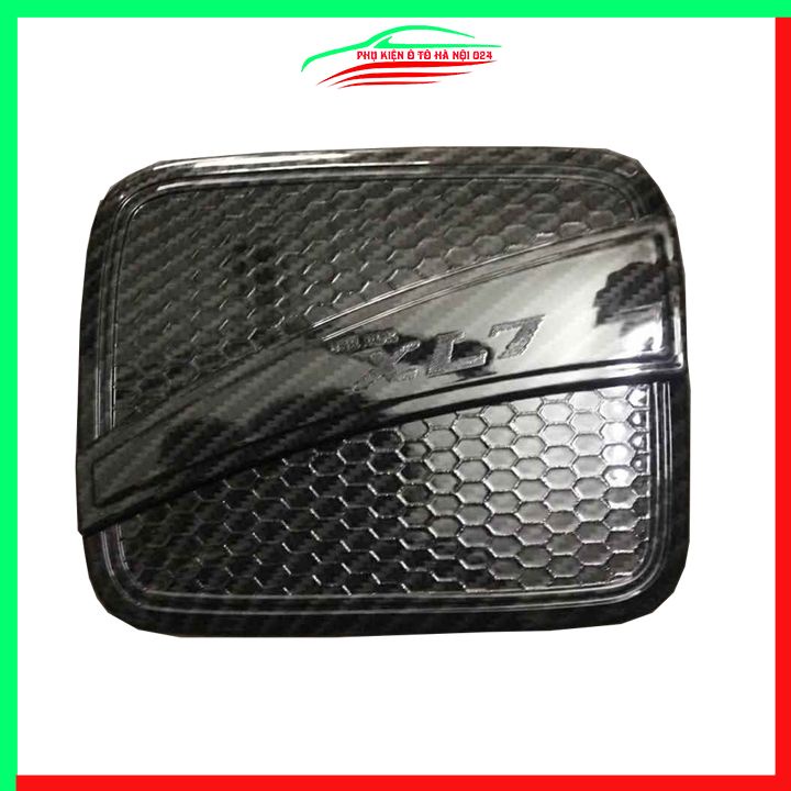Ốp nắp xăng Suzuki XL7 2020-2023 vân cacbon bảo vệ chống trầy trang trí ô tô
