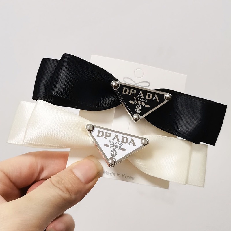 Kẹp Tóc Satin Hình Tam Giác In Chữ Phong Cách Retro Âu Mỹ Đơn Giản