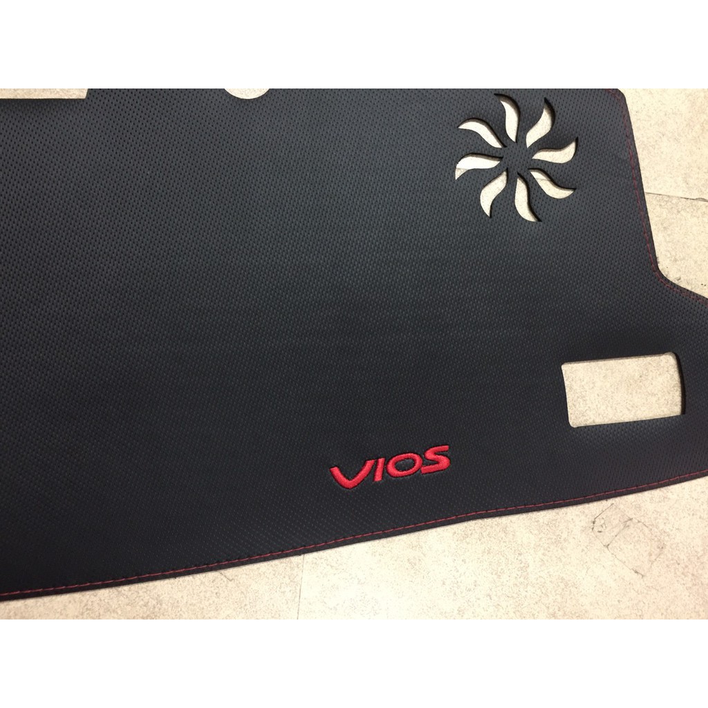 Thảm taplo da carbon xe Vios 2014 2015 2016 2017 2018 2019 2020