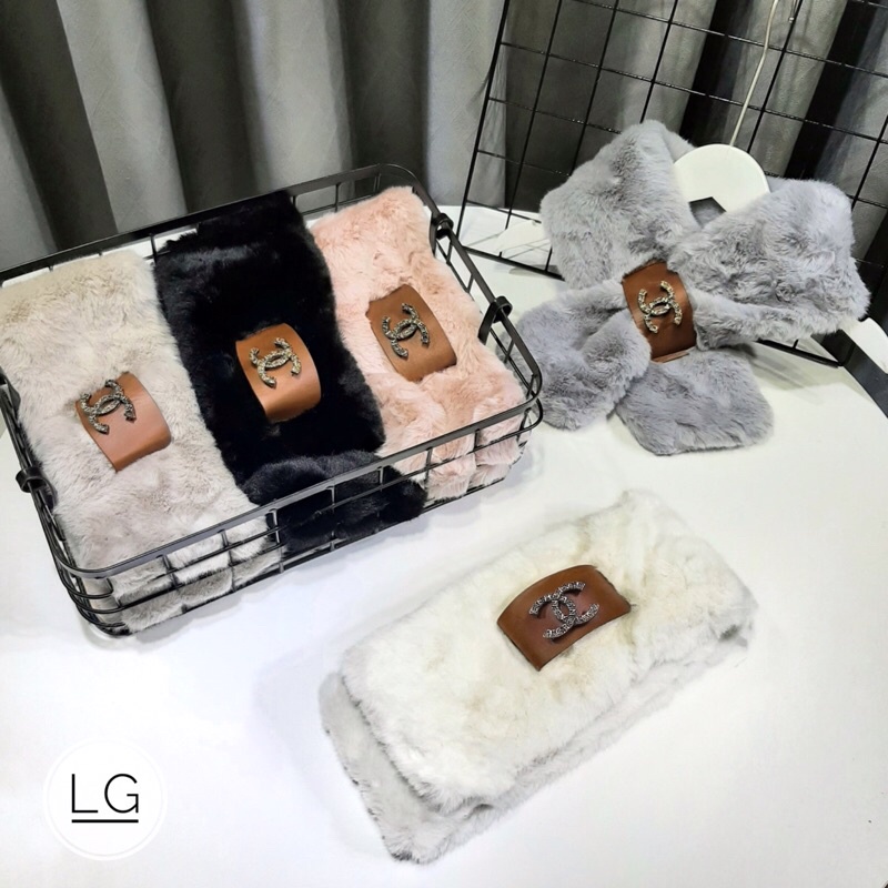Khăn quàng cổ lông chanel