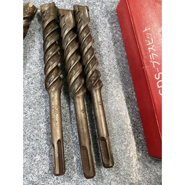 Khoan bê tông 4 cạnh UNIKA Nhật Bản.