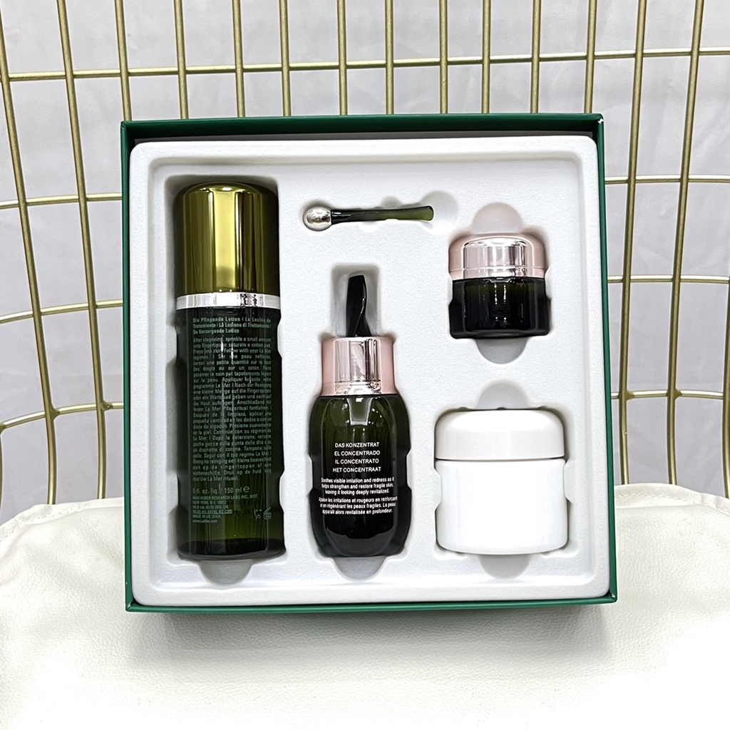 La mer Hộp Quà Tặng Bộ 4 Sản Phẩm Dưỡng Ẩm Và Chống Lão Hóa