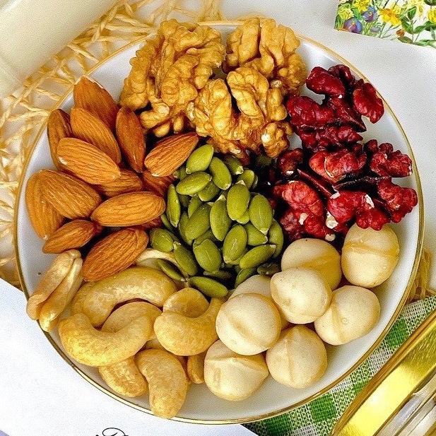 Hạt dinh dưỡng mix tổng hợp cho bà bầu gồm hạt Macca và các siêu hạt sấy khô cho bé thông minh khỏe mạnh, làm sữa hạt