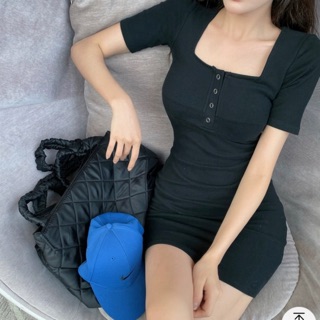 Đầm váy body tay ngắn cổ trụ nút bấm