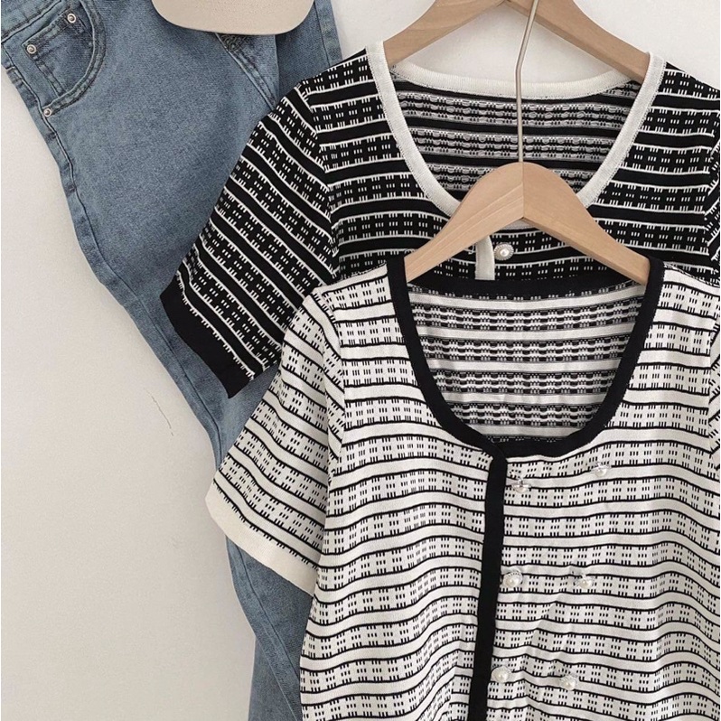 Áo Croptop Tay Ngắn Tay Cổ Tròn Hoạ Tiết Kẻ Điệu Thiết Kế Ngọt Ngào