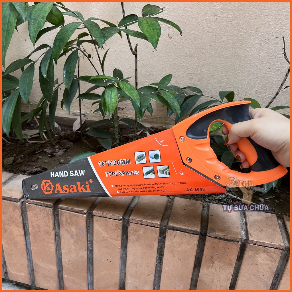 Cưa gỗ cầm tay sắc bén chống trơn trượt 400mm chính hãng Asaki AK-8658 có tích hợp thước chuyên cưa gỗ, ống nhựa, ván ép