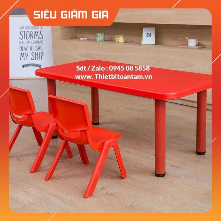 COMBO 1 Bàn nhập khẩu 120x60 cm + 1 Ghế nhựa đúc trẻ em