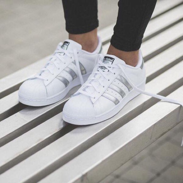 Adidas Superstar Trắng Sọc Bạc