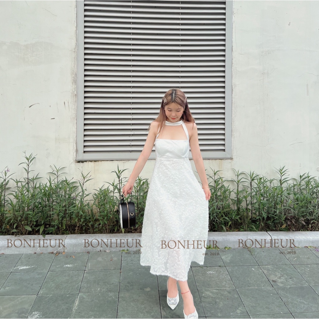 Váy dài cổ dây thiết kế vải tác ta phối voan lông hoa cao cấp có đệm ngực Bonheur Mimi Dress