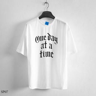 Áo thun nam tay lỡ SP07 One day at a time chữ đen trước ngực 100% Cotton
