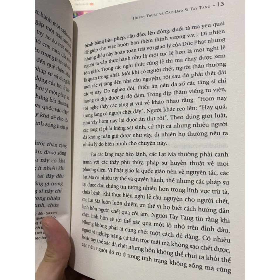 Sách - Huyền Thuật Và Các Đạo Sĩ Tây Tạng - Tặng kèm bookmark