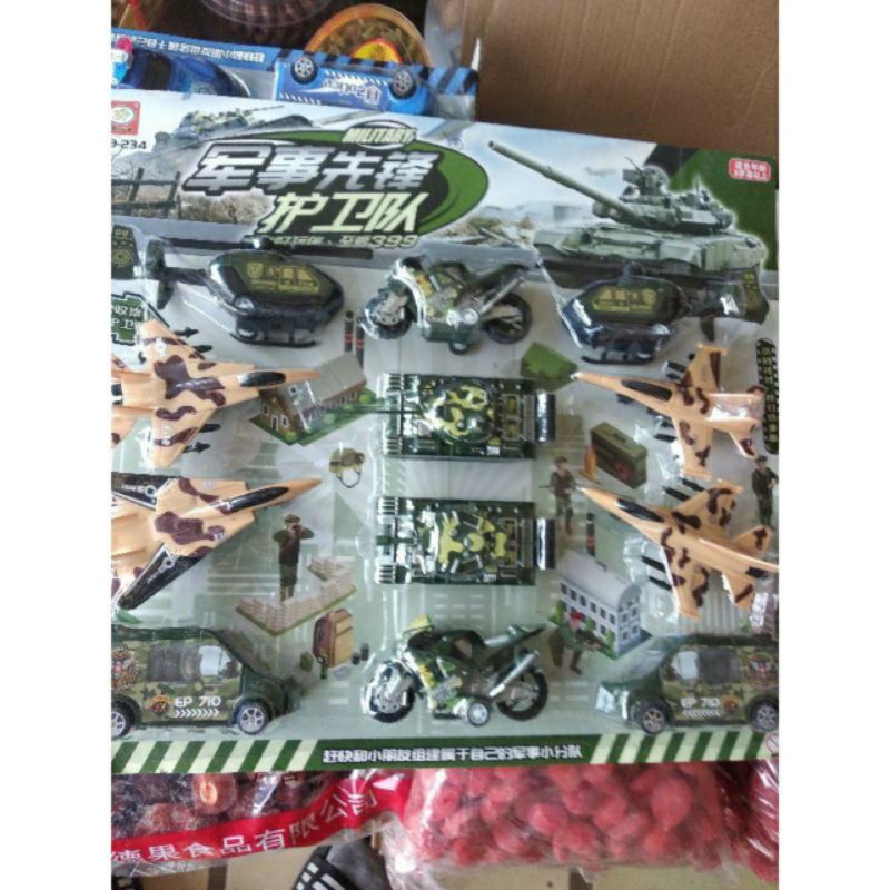 1 vỉ xe máy ô tô máy bay quân sự.đô chơi của bé