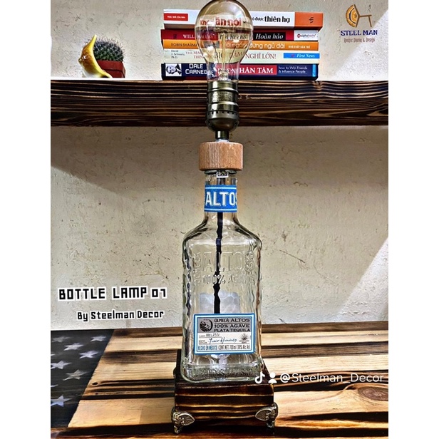 Bottle Lamp 01-Đèn bàn trang trí từ chai rượu ngoại bóng sợi đốt Edison cổ điển ánh sánh vàng