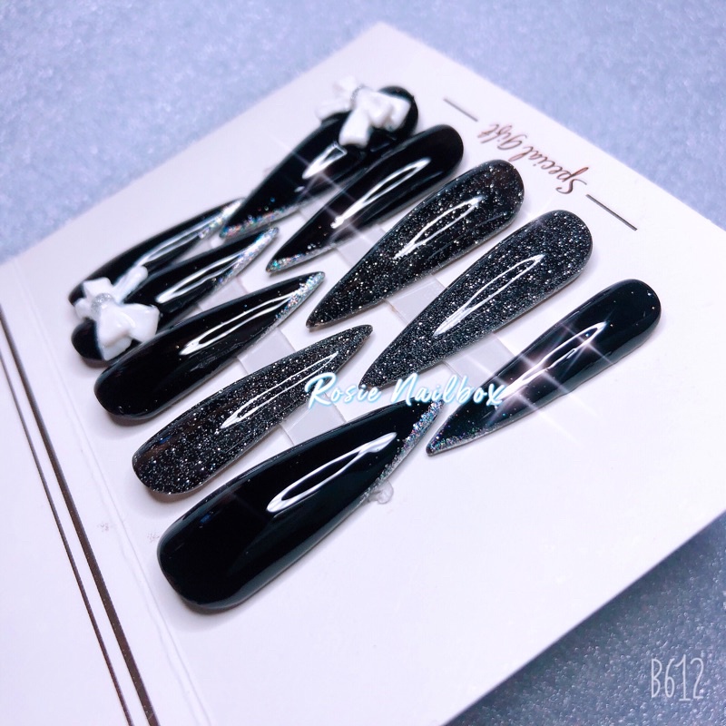 Nail Box Móng úp Màu đen mix Nhũ Flash siêu sáng sang chảnh trắng da