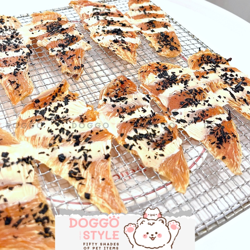 Treat Bánh Thưởng Cho Chó Mèo Phi Lê Gà Phủ Phô Mai và Rong Biển Sấy Khô DOGGO Homemade Không Chất Bảo Quản 50G