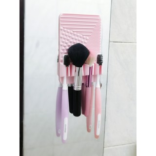 Dụng cụ vệ sinh cọ trang điểm 2 trong 1 có khay đựng mút trang điểm tiện dụng