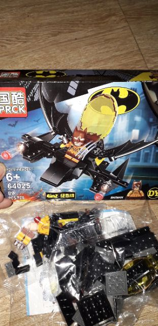 Lắp ráp 1 hộp LegoBatman 64025 có 90 chi tiết bằng nhựa