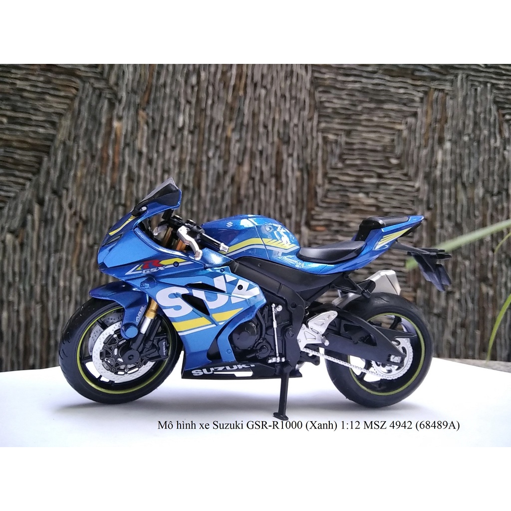 Mô hình xe Suzuki GSR-R1000 (Xanh) 1:12 MSZ 4942 (68489A)