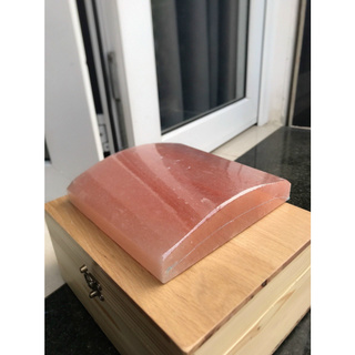 đá muối mặt cong himalya, kích thước 20cm*20cm*5cm, loại dùng làm hộp xông chân đá muối himalya.