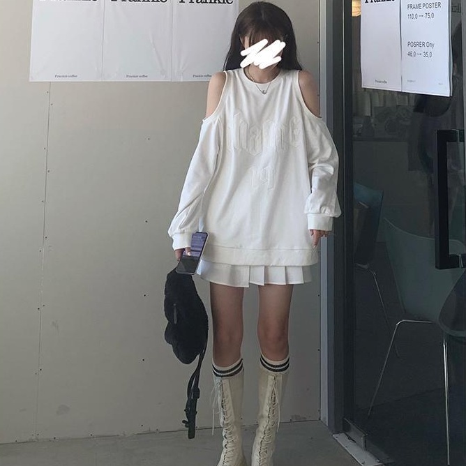 Áo hoodie trễ vai tay dài màu trắng thiết kế độc đáo phong cách Hàn Quốc