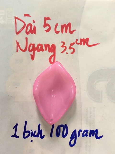 Cánh sen hay cánh tulip nhựa