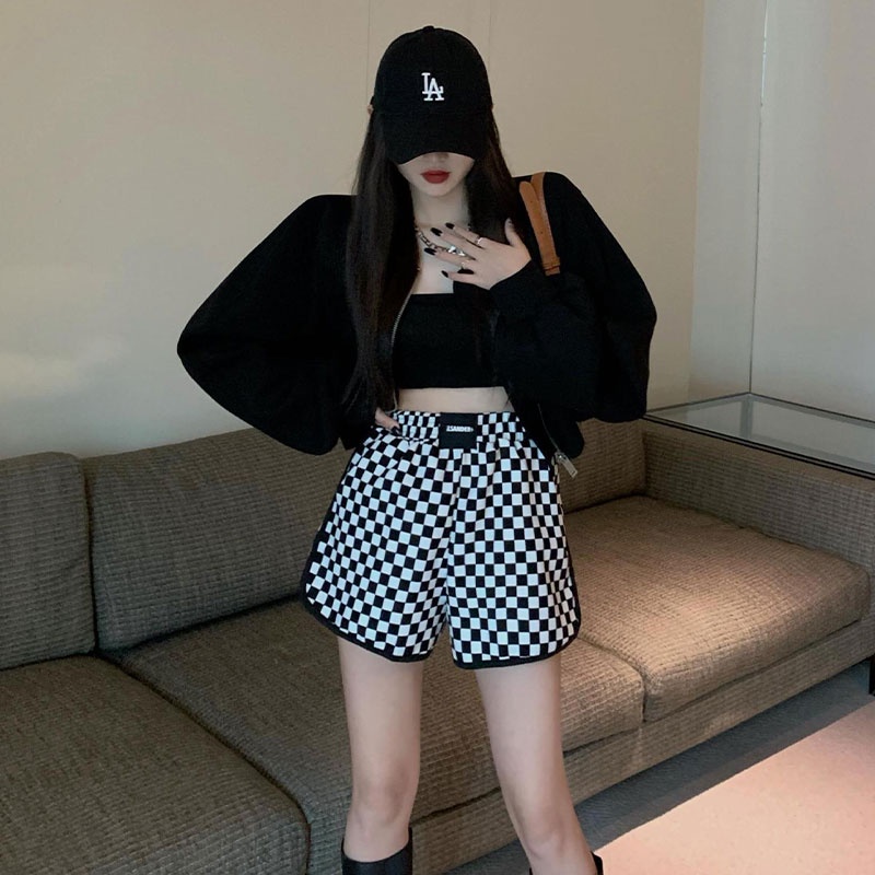 Quần short thể thao YEYA cạp cao ống rộng họa tiết caro cho nữ