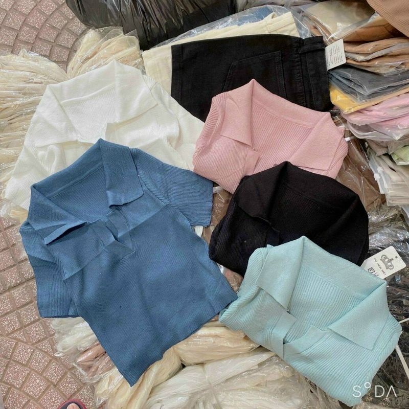Áo thun croptop cổ V hot trends (A15