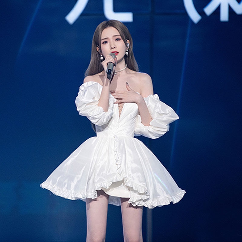 Đầm Ngắn Tay Phồng Cổ Chữ V Màu Trắng Phong Cách Retro Thời Trang Xuân Hè ∋ 2022