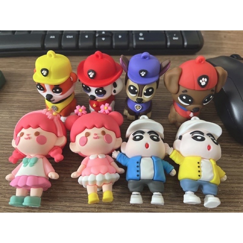 Charm gắn sục shin cậu bé bút chì chỉ việc gắn