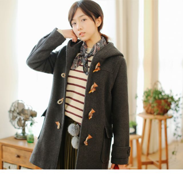 Áo dạ khuy sừng