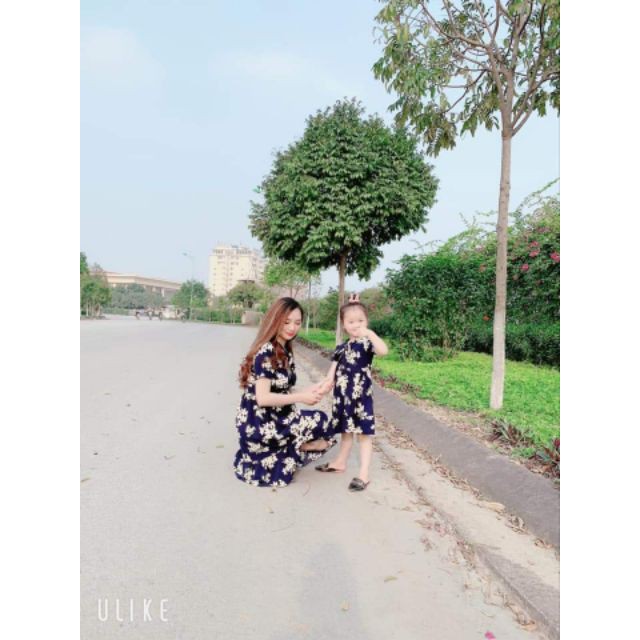 [ hàng đẹp] sét váy mẹ và bé nơ cổ cực xinh