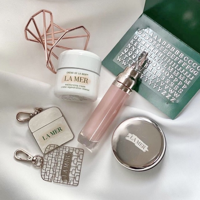 Son dưỡng La Mer 𝐓𝐡𝐞 𝐋𝐢𝐩 𝐕𝐨𝐥𝐮𝐦𝐢𝐳𝐞𝐫 cấp ẩm, mềm môi